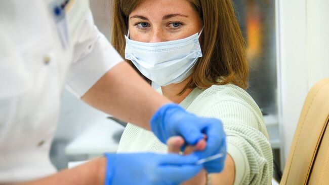 Девушка на приеме у врача