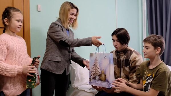 Подарок от Снеговика: добрая акция в Челябинске порадовала сотни ребят