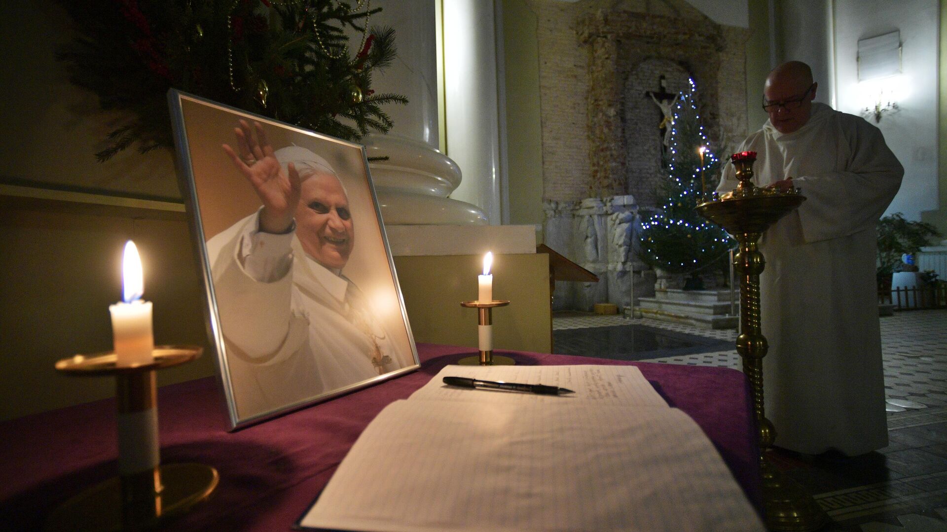 Митрополит Антоний будет присутствовать на погребении Бенедикта XVI