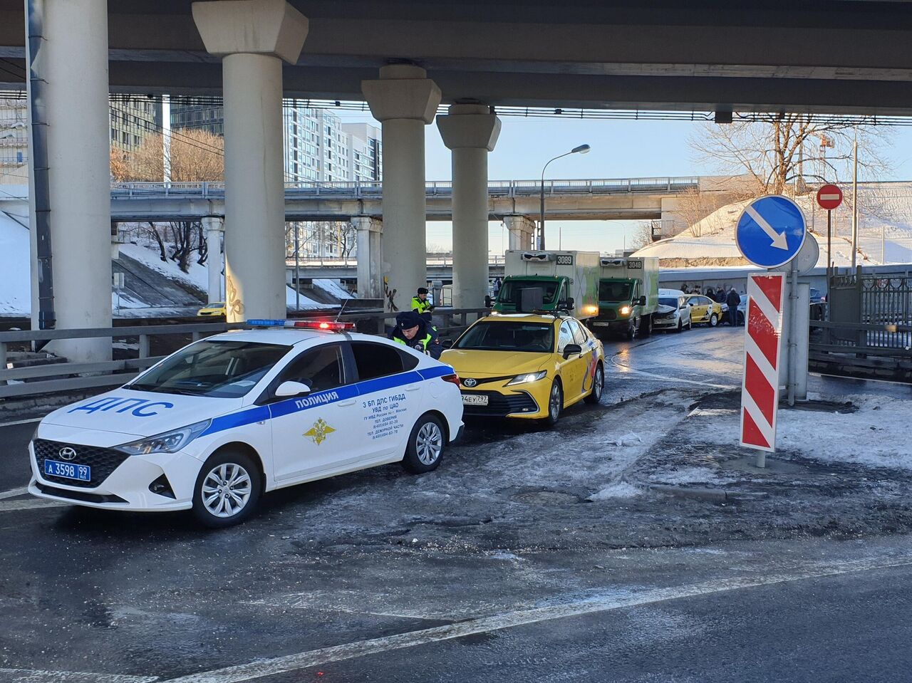 На Шмитовском проезде в Москве столкнулись семь автомобилей - РИА Новости,  02.01.2023