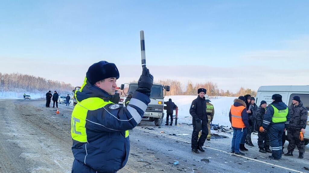 ДТП в районе 30 километра автодороги Обход города Кемерово - РИА Новости, 1920, 03.01.2023