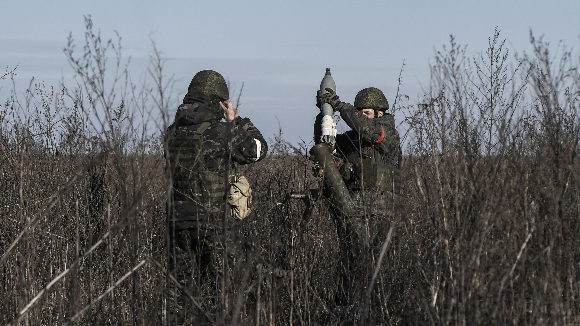 Военнослужащие минометного расчета Вооруженных сил РФ участвуют в боевых действиях на Запорожском направлении - РИА Новости, 1920, 21.01.2023