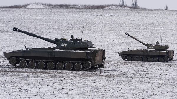 Самоходные артиллерийские установки армии НМ ДНР на окраинах Мариуполя