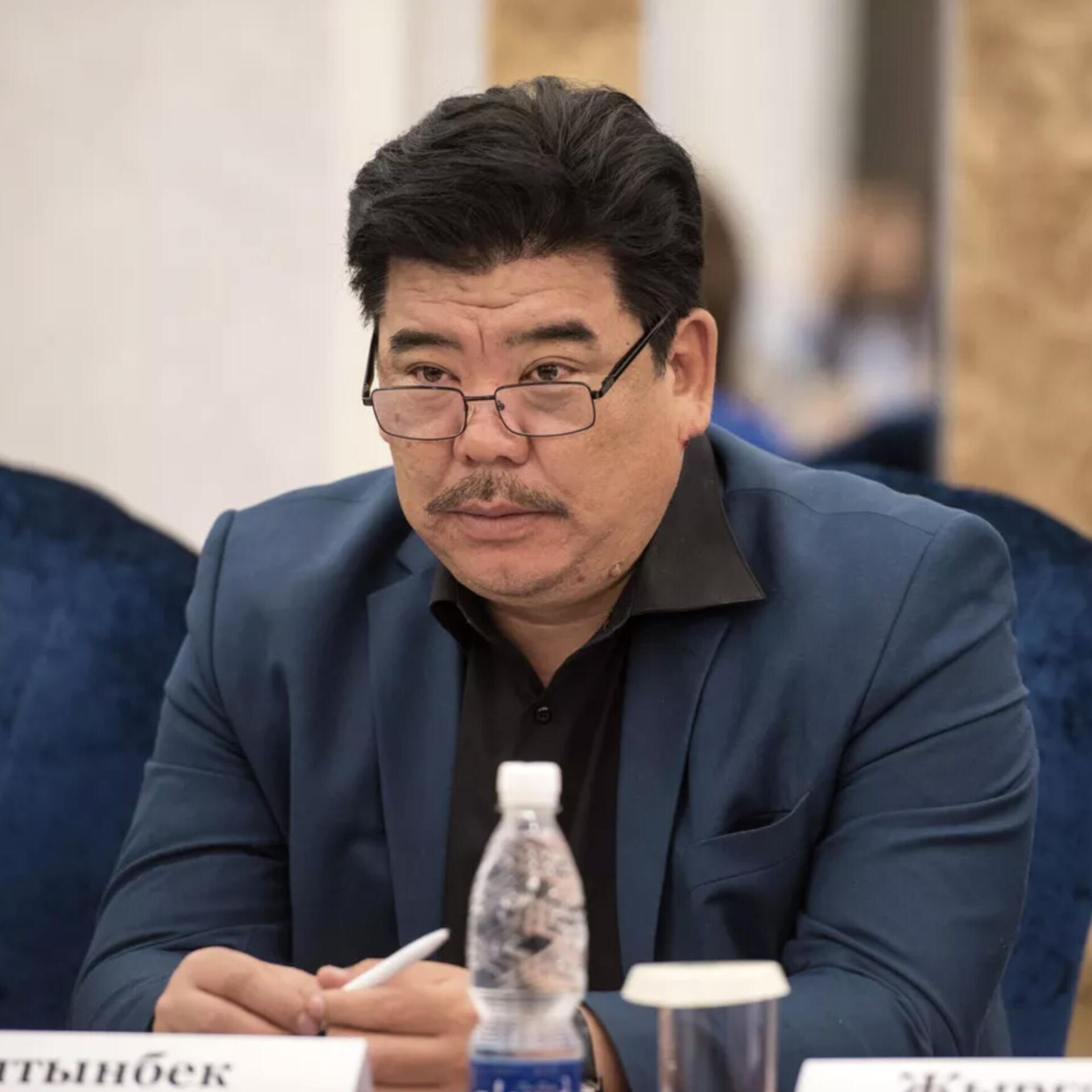 Министр культуры Киргизии запретил артистам петь под фонограмму - РИА ...