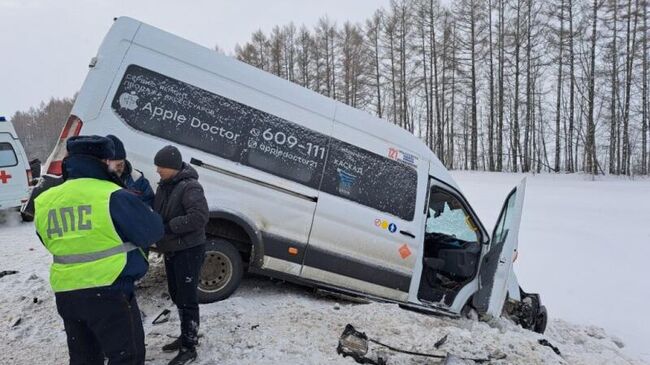 ДТП с маршруткой и легковым автомобилем в Чувашии