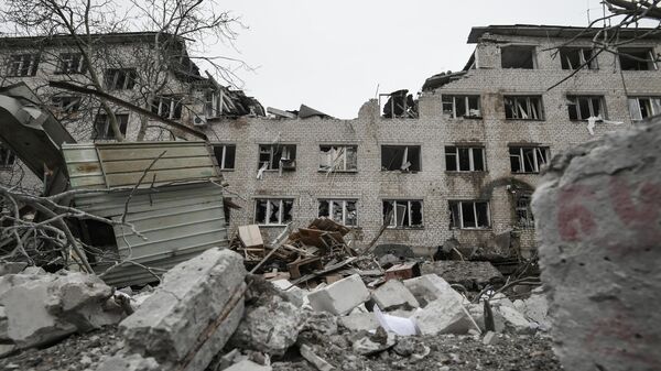 Последствия ударов артиллерией ВСУ по жилому кварталу города Васильевка Запорожской области