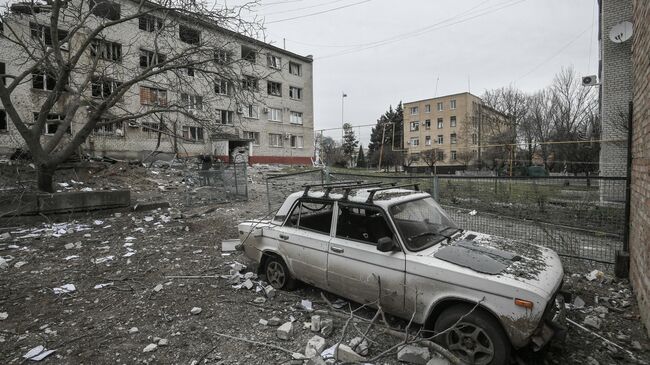 Последствия ударов артиллерией ВСУ по жилому кварталу города Васильевка Запорожской области