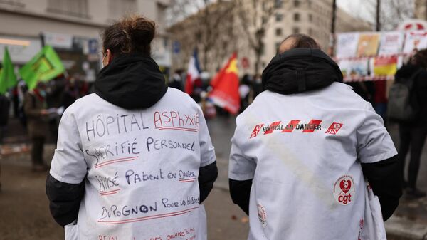 Демонстрация медицинских работников в Париже 