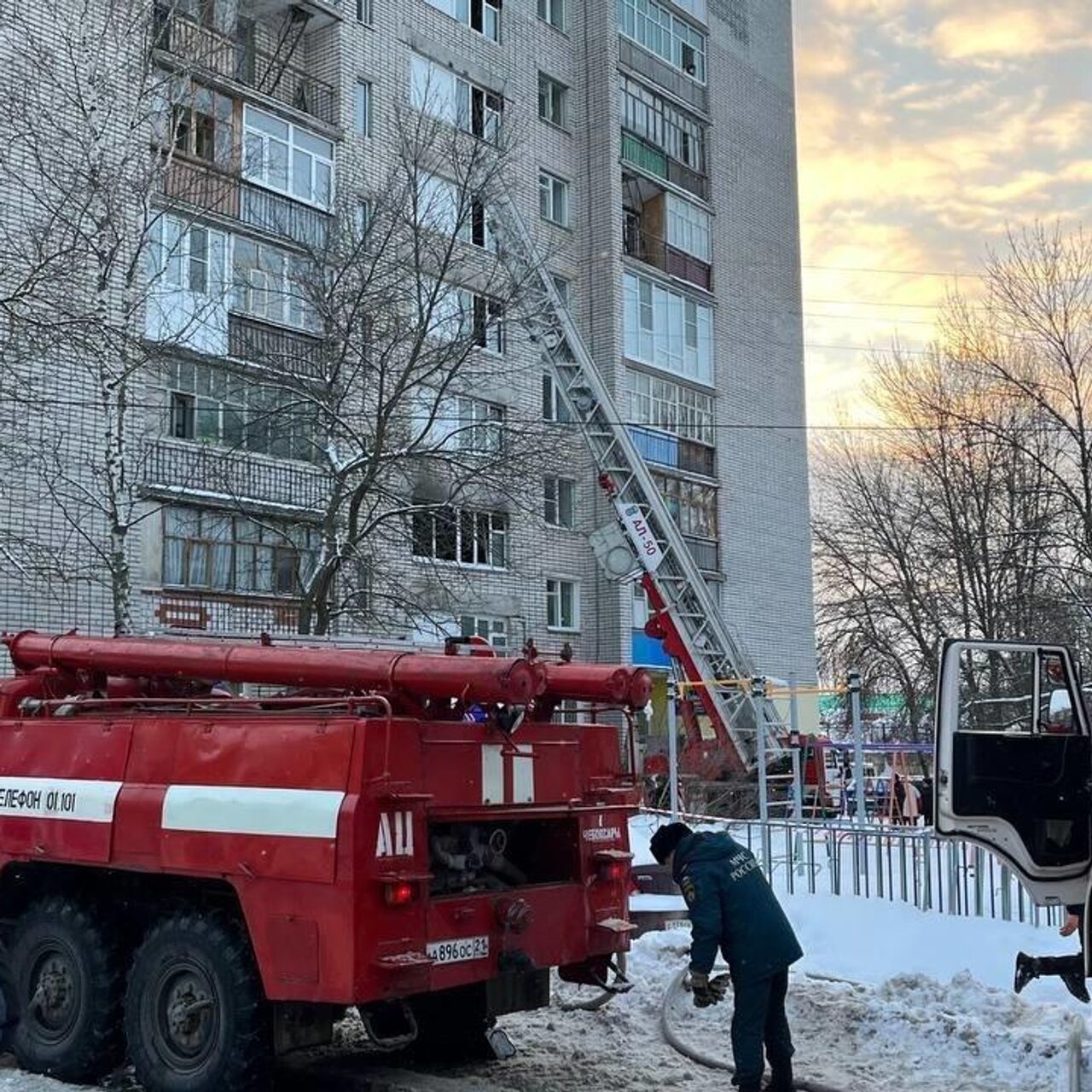 Число пострадавших при пожаре в доме в Чебоксарах выросло до 21 человека -  РИА Новости, 05.01.2023