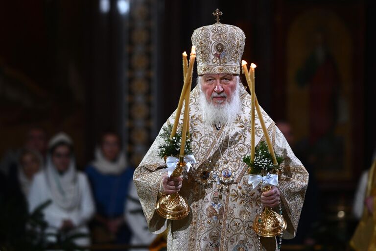 Патриарх Московский и всея Руси Кирилл во время Рождественского богослужения в храме Христа Спасителя в Москве