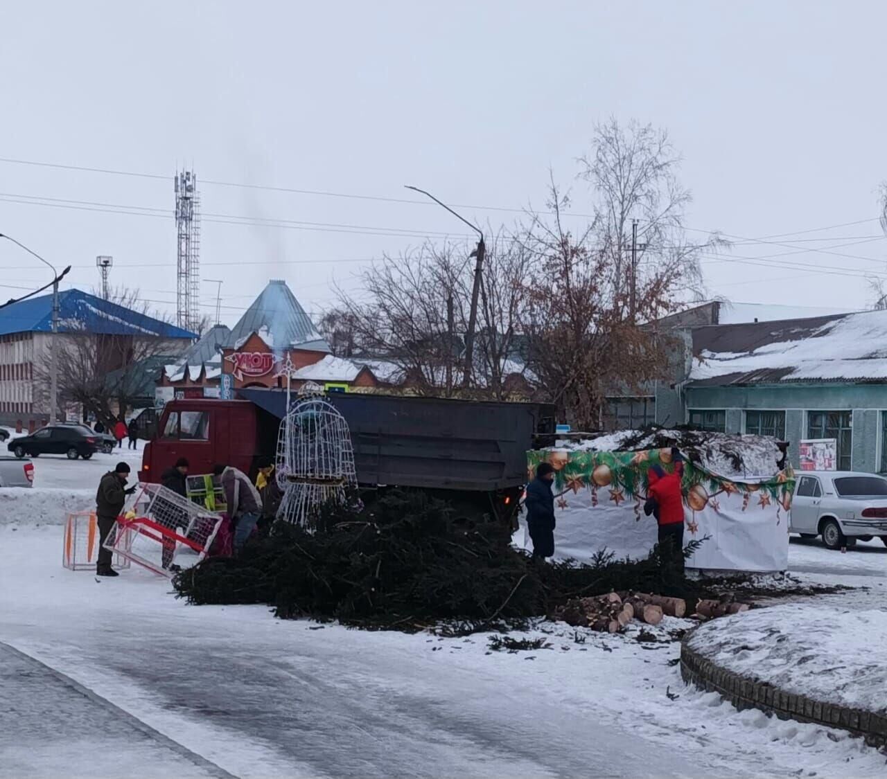 Последствия штормового ветра в Камне-на-Оби в Алтайском крае - РИА Новости, 1920, 09.01.2023