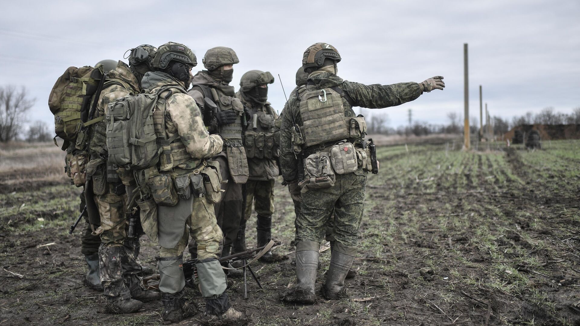 Обучение мобилизованных элитными подразделениями ВДВ на одном из полигонов в Запорожской области - РИА Новости, 1920, 02.06.2023