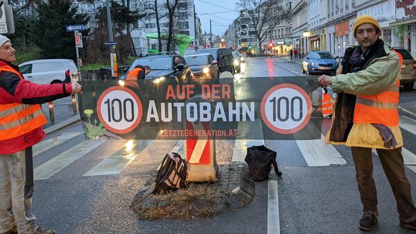 Акция экоактивистов в Вене