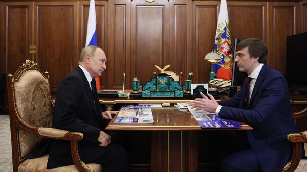 Кравцов пообещал Путину решить кадровые проблемы в образовании