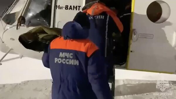 Спасатели МЧС России готовятся к отправке к месту жесткой посадки самолета Ан-2 в Ненецком автономном округе