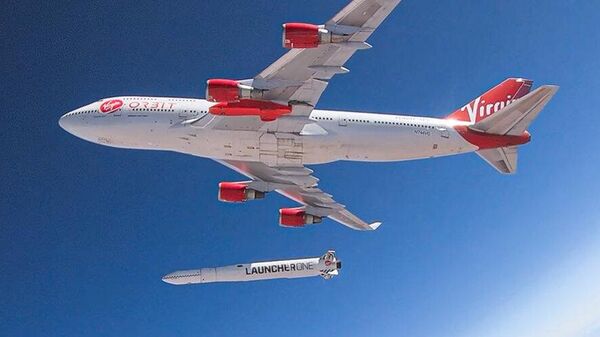 Запуск ракеты-носителя Virgin Orbit с борта самолета Boeing 747