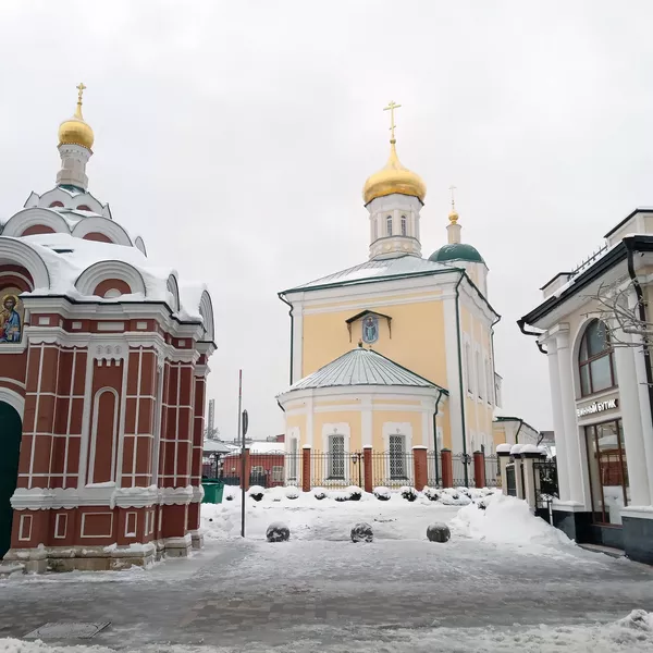 Вид на Покровскую церковь Вид на Покровскую церковь