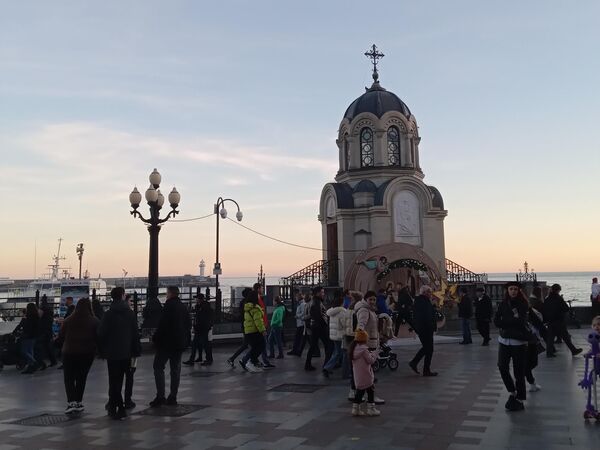 Набережная Ялты в январе Набережная Ялты в январе