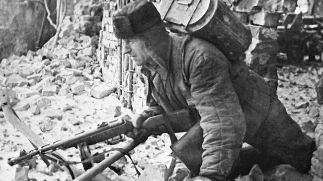 Обед на передовую. Сталинград, январь 1943 года. Обед на передовую. Сталинград, январь 1943 года.