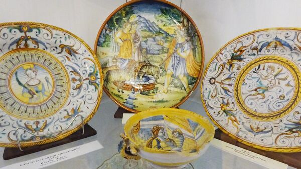 Музей изобразительных искусств. Итальянская посуда (17 век)