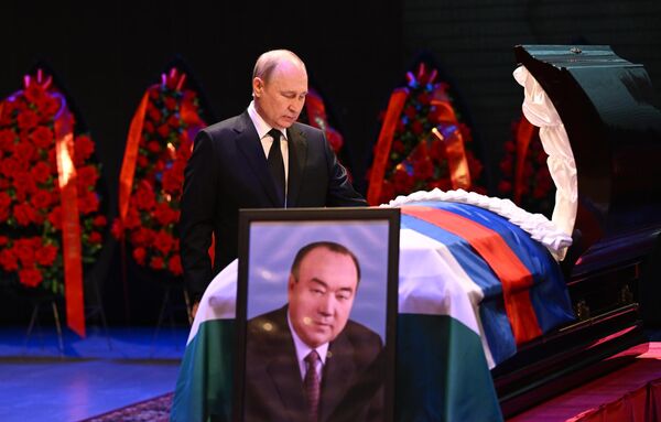 Президент РФ Владимир Путин на церемонии прощания с первым президентом Республики Башкортостан Муртазой Рахимовым
