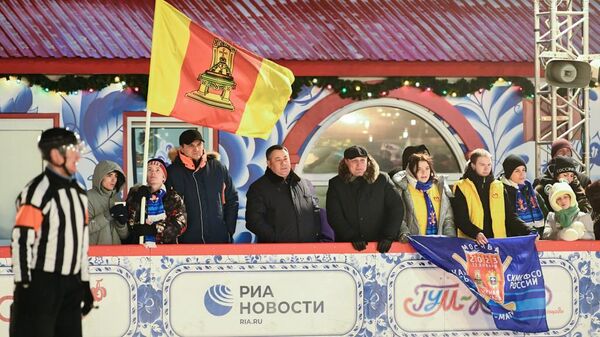 Сборная Тверской области сыграла в хоккей с комендантской службой Кремля