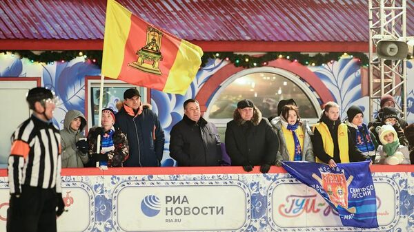 Сборная Тверской области сыграла в хоккей с комендантской службой Кремля