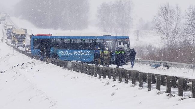 На месте ДТП с автобусом в Кемеровской области