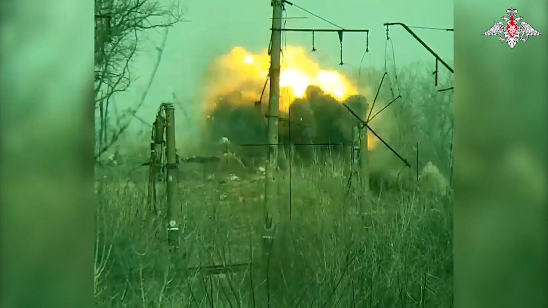 Поражение техники ВСУ высокоточными боеприпасами нового поколения. Видео Минобороны РФ - РИА Новости, 1920, 14.01.2023