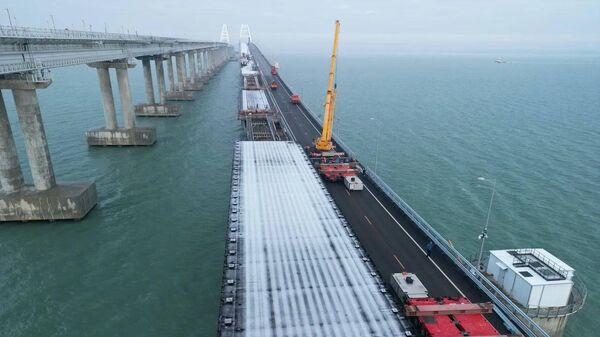 На Крымском мосту завершена надвижка второго пролета по левой стороне автомобильной части