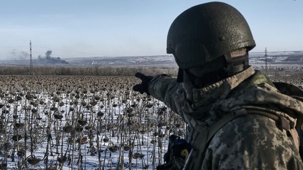 Украинский военный возле Соледара. Архивное фото