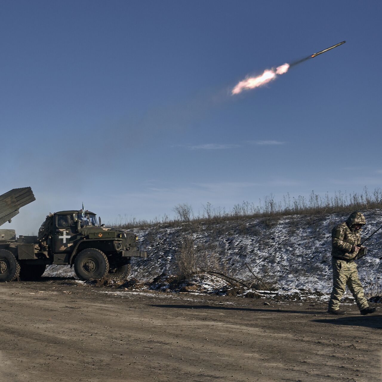 Украинские войска обстреляли город Харцызск в ДНР ракетами из РСЗО - РИА  Новости, 03.03.2023