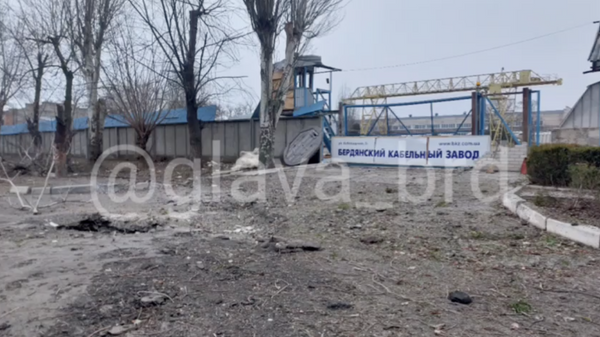 Последствия попытки обстрела ВСУ корректируемыми ракетами большой дальности  по мирным кварталам города Бердянска