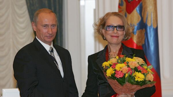 Президент России Владимир Путин наградил актрису Инну Чурикову Орденом За заслуги перед Отечеством III степени