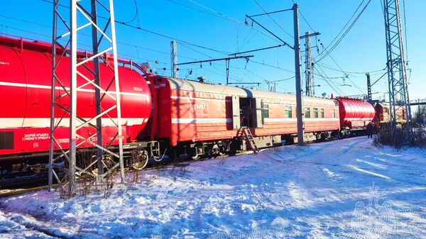 Поезд на месте ликвидации пожара на рынке в Самарской области