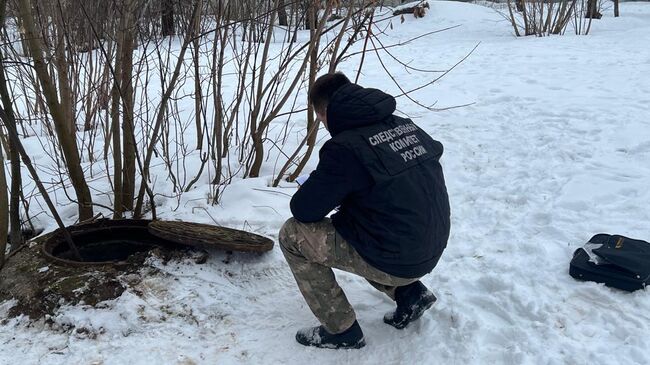 В канализационном колодце на улице Любого города Обнинска обнаружено тело человека