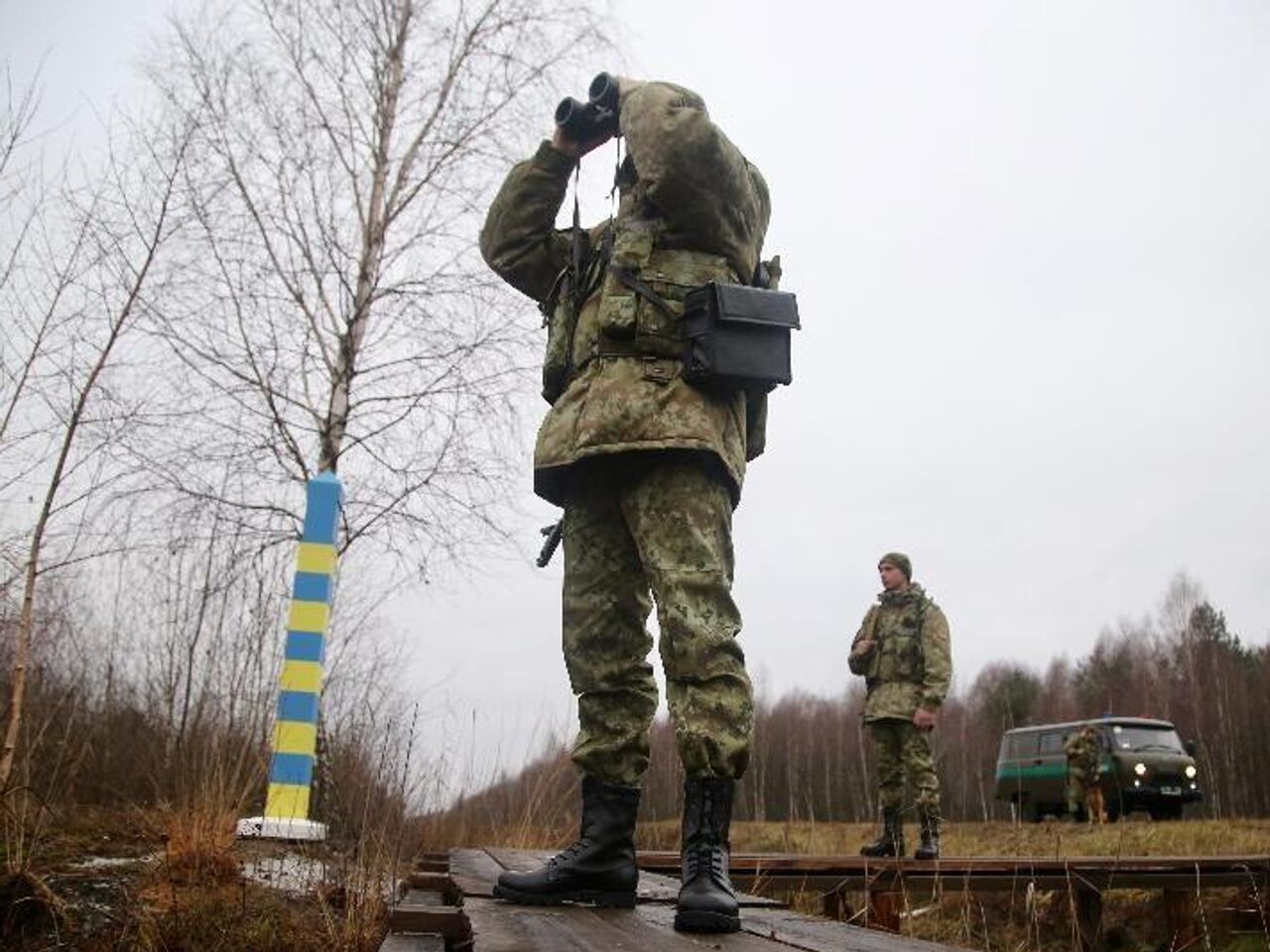 Белорусский пограничник рассказал, как не пропустил украинского диверсанта  - РИА Новости, 08.03.2023