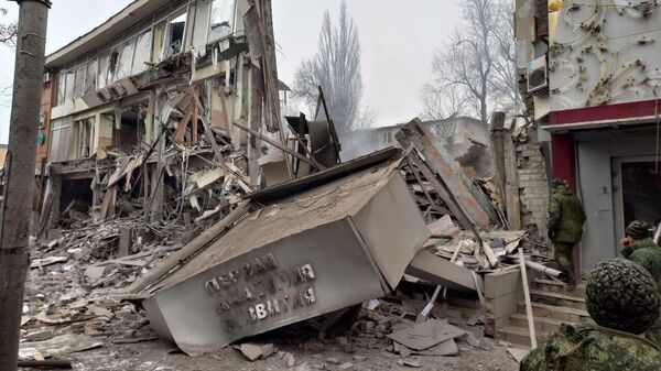 Разрушения в Калининском районе Донецка после обстрела ВСУ