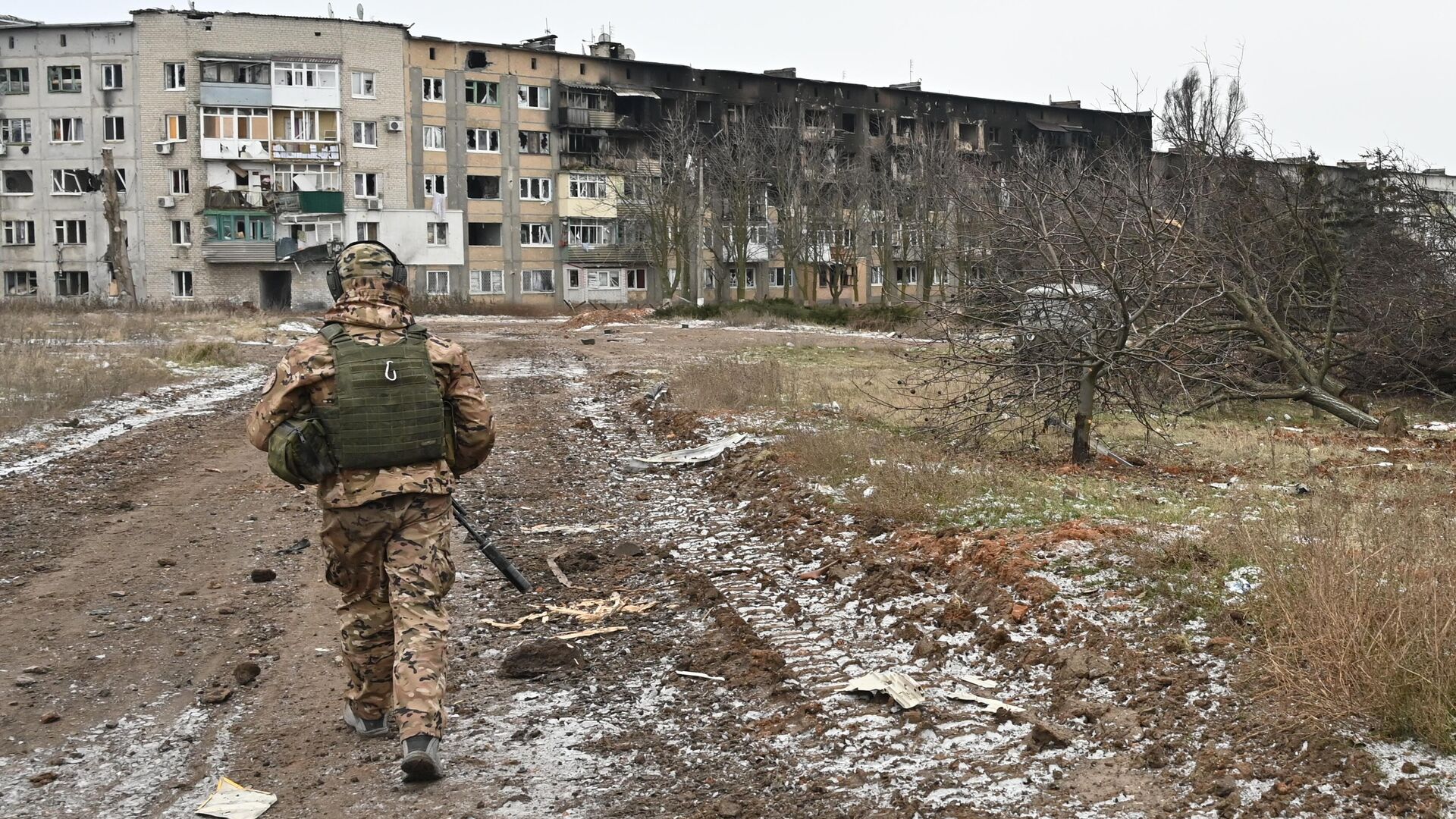 Боец подразделения ЧВК Вагнер в Соледаре - РИА Новости, 1920, 16.01.2023