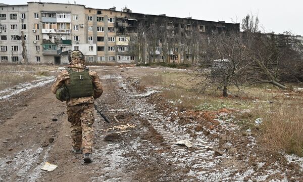 Боец подразделения ЧВК Вагнер в Соледаре Боец подразделения ЧВК Вагнер в Соледаре