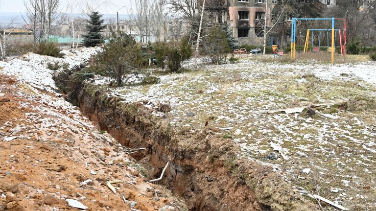 Разрушенные жилые здания в Соледаре“