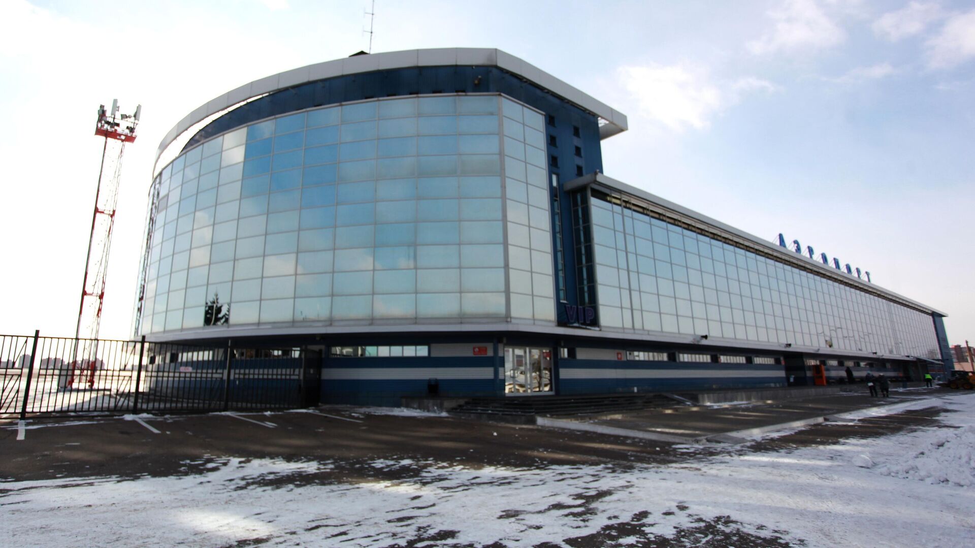 Здание аэропорта в Иркутске - РИА Новости, 1920, 16.01.2023