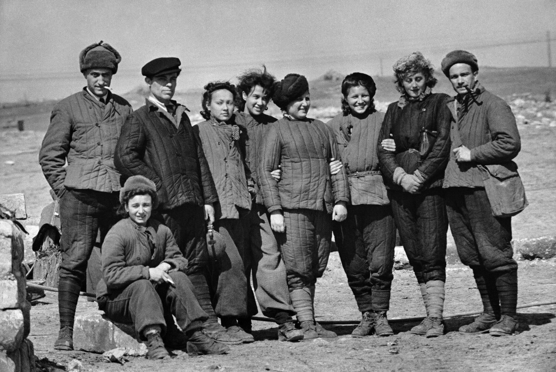  Фронтовая бригада артистов, 1943 год - РИА Новости, 1920, 18.01.2023