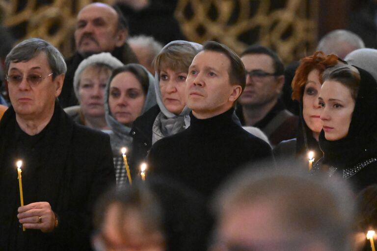 Художественный руководитель Государственного театра наций, член Совета по культуре и искусству при президенте РФ Евгений Миронов на церемонии отпевания народной артистки СССР Инны Чуриковой в храме Христа Спасителя в Москве