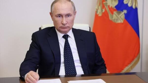 LIVE: Путин на совещании по экономическим вопросам