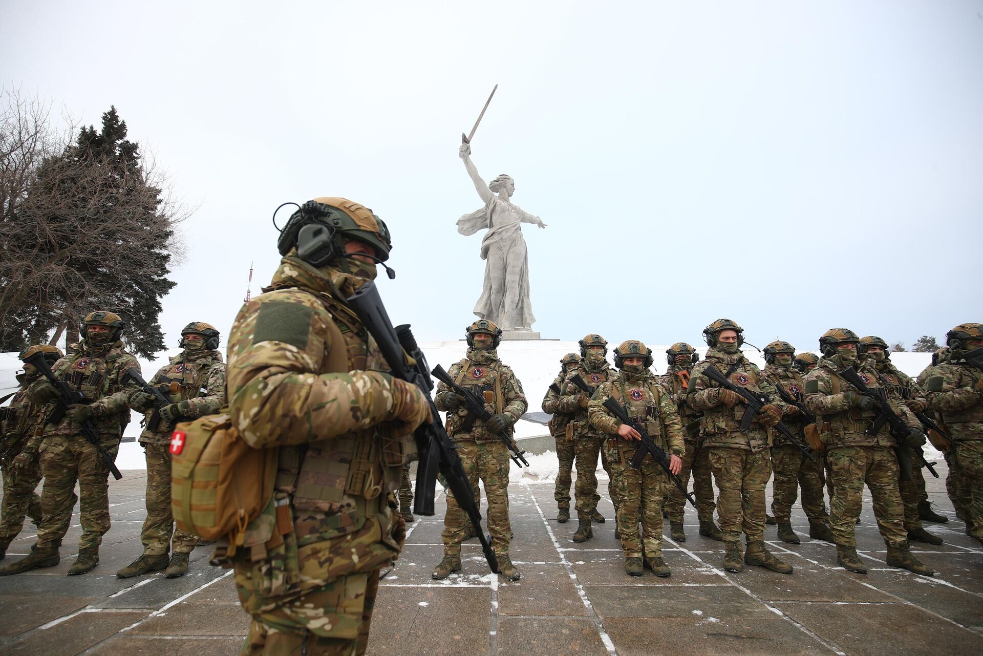 Добровольцы отряда Сталинград на Мамаевом кургане перед отправкой в зону проведения специальной военной операции - РИА Новости, 1920, 30.03.2023