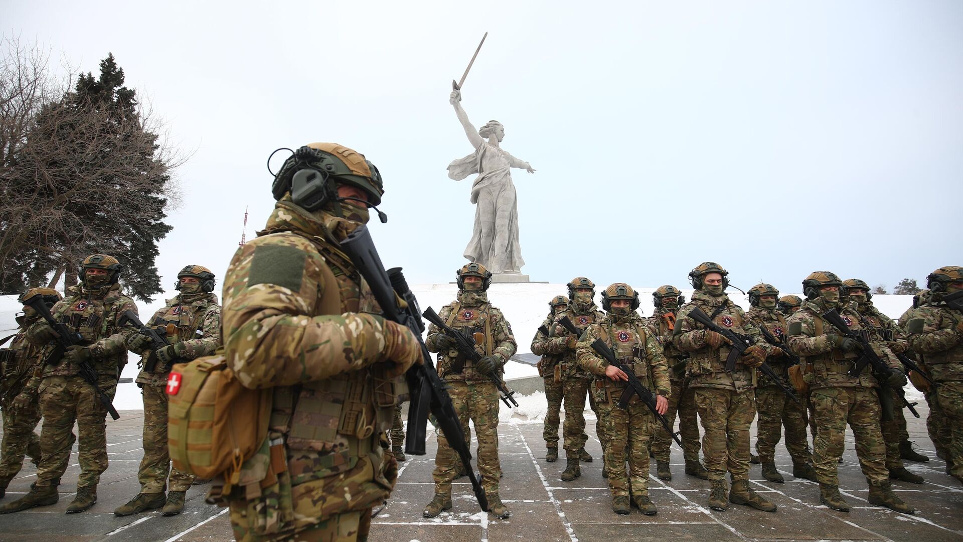 Добровольцы отряда Сталинград на Мамаевом кургане перед отправкой в зону проведения специальной военной операции - РИА Новости, 1920, 17.01.2023