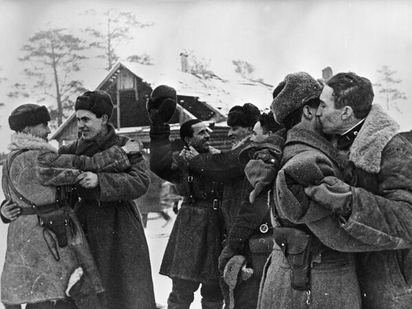 Блокада прорвана! Встреча бойцов Ленинградского и Волховского фронтов. 18 января 1943 года