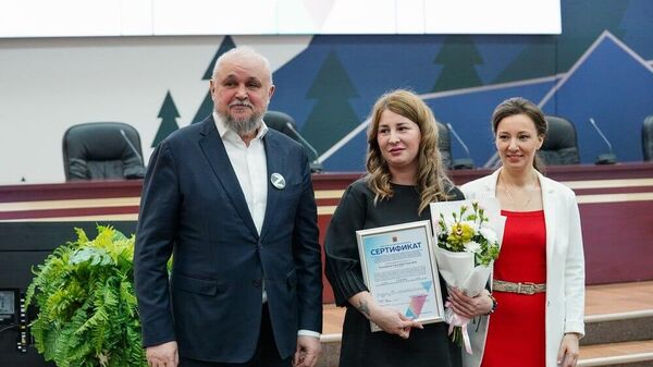 В Кузбассе вручили 492 жилищных сертификата детям-сиротам