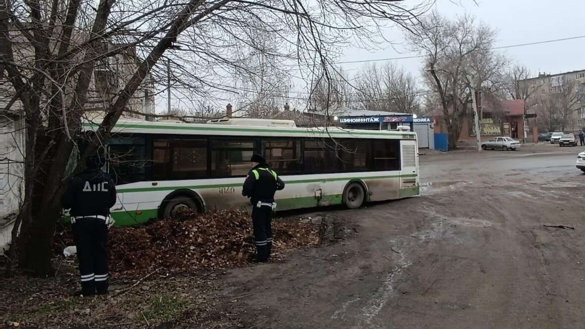 Место ДТП с участием автобуса в Каменске-Шахтинском. 20 января 2023 - РИА Новости, 1920, 20.01.2023